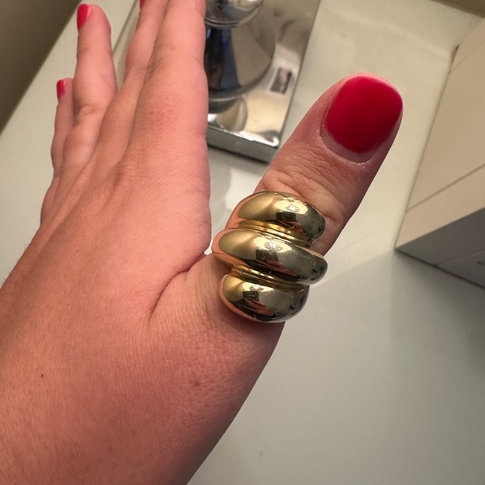 SOLD! 17.6 Grams Solid 14k Gold Swirl Cocktail Ring - Picture 10 of 16